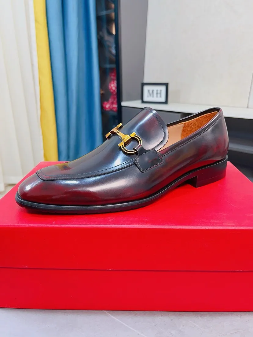 Men's shoes 💰500🌸🌸Water dyed cowhide 🆘[Salvatore Ferragamo] Ferragamo's latest casual business leather shoes for men! Available at counters simultaneously! The fabric is made of specially imported original suede calfskin, and the interior is made of imported water-dyed cowhide. It is absolutely luxurious and leads the fashion trend. Matching code: 38-44 45 customized